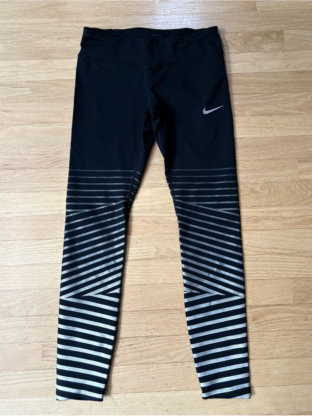 Nike Dri-Fit Black Leggings Size Medium in Excellent Condition